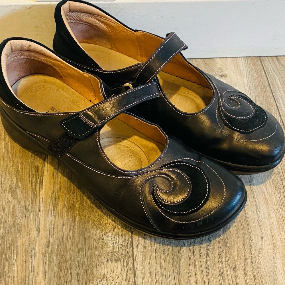 Naot Black Swirl Design Mary Jane Flats